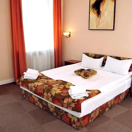 Hotel Irena 2*