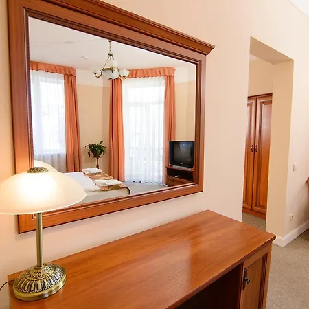 Hotel Irena 2*
